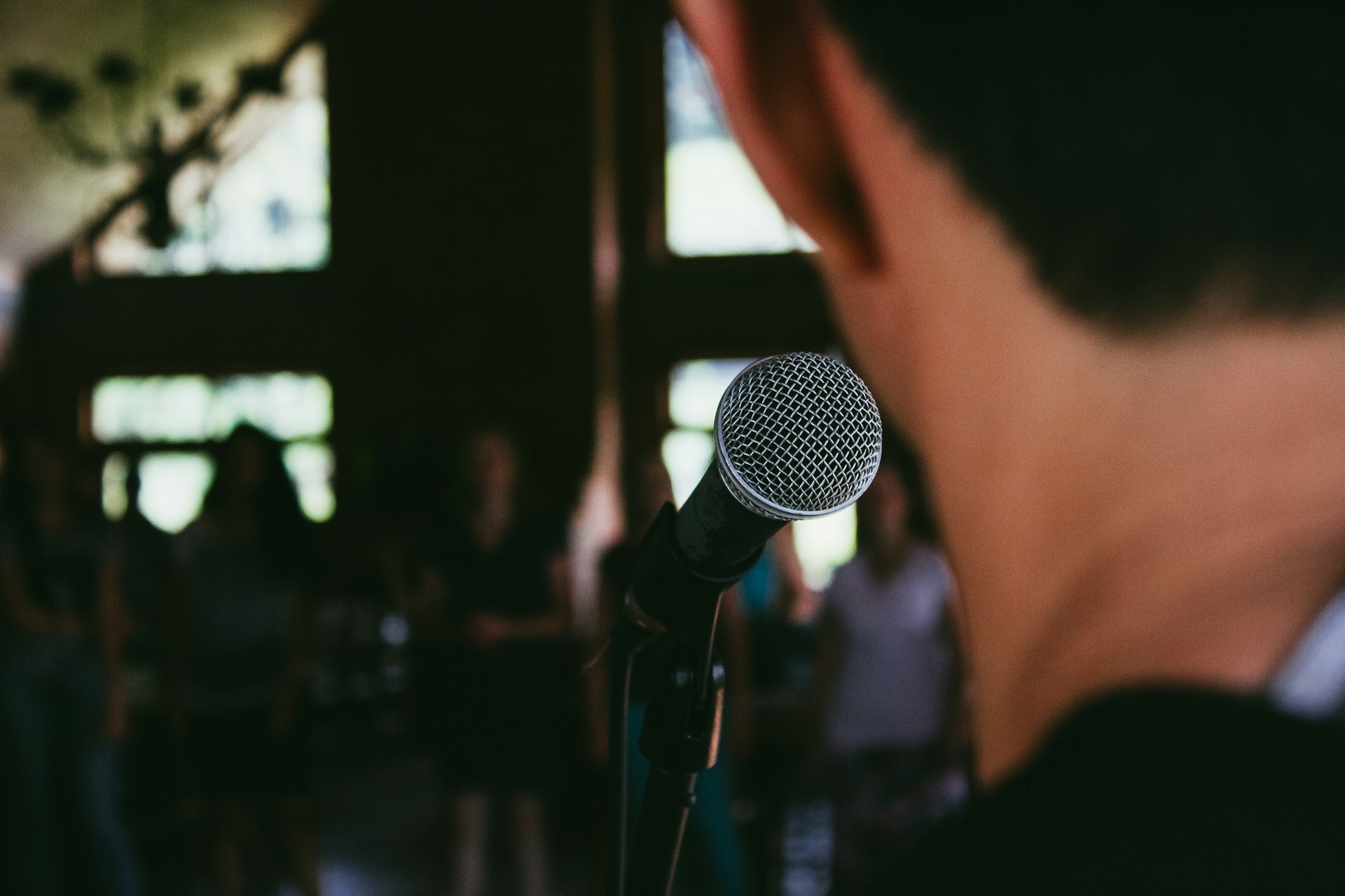 10 Public Speaking Tips to Strengthen Your Confidence