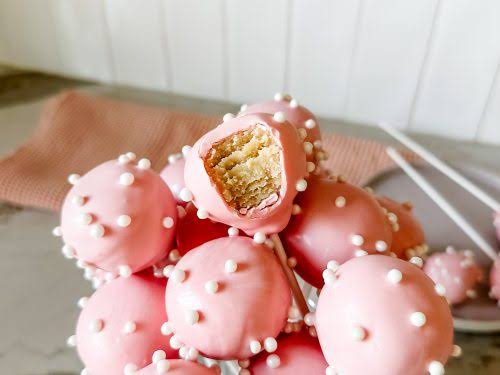 Starbucks’ Birthday Cake Pop