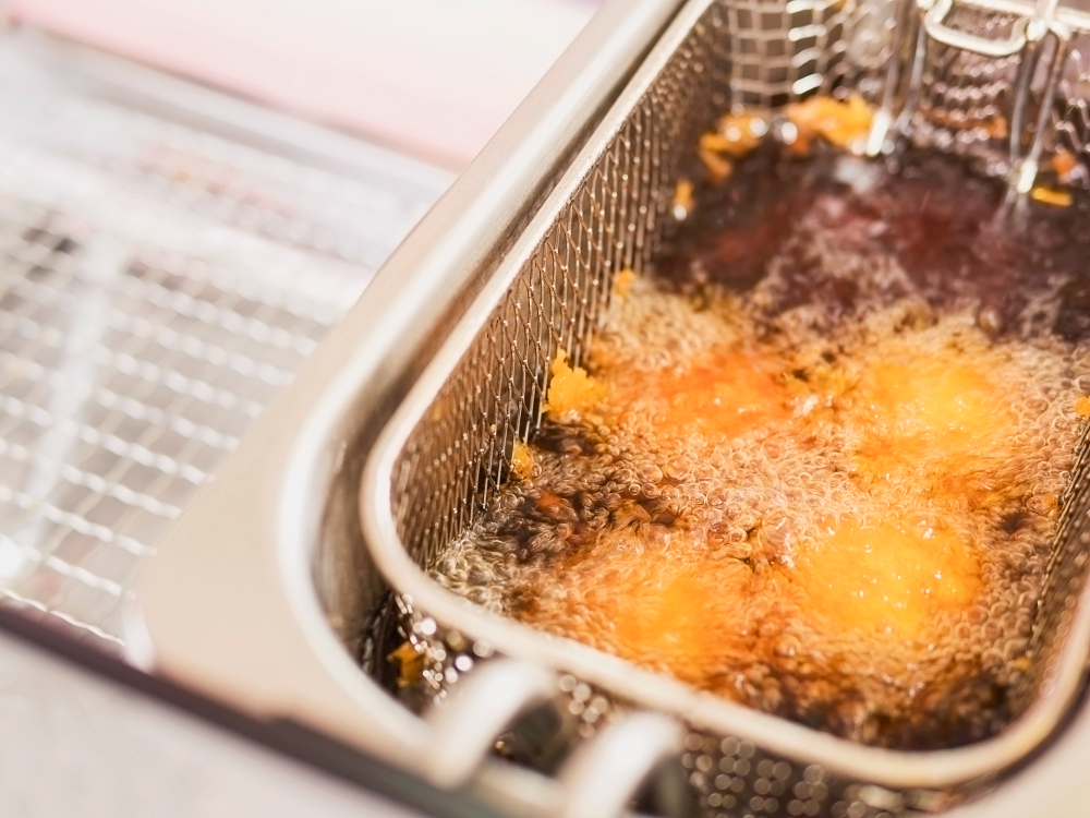 Deep frying food in oil