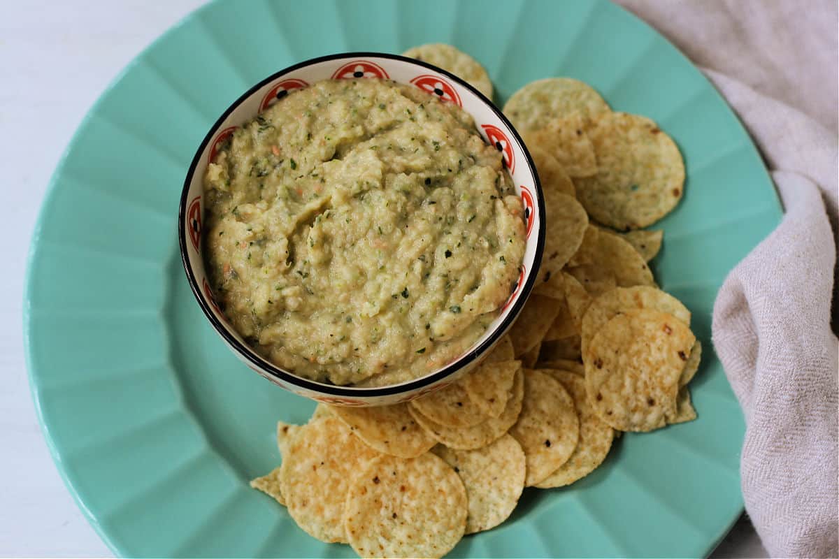 Zucchini bean dip with chips