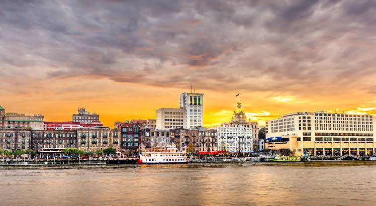 Swoon-worthy Honeymoon in Savannah