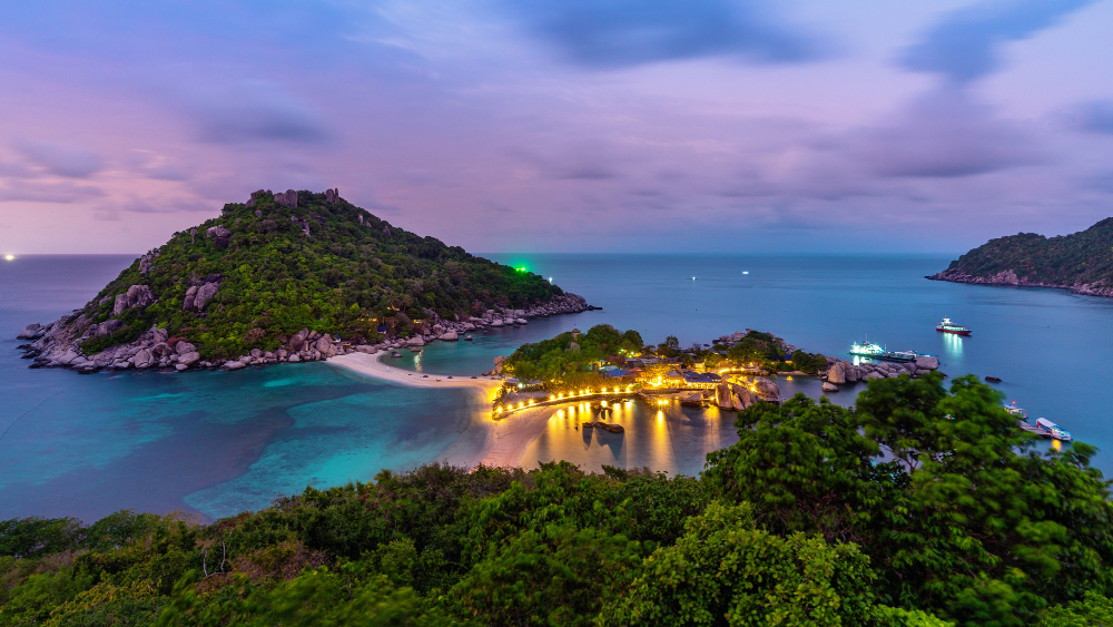 Luxury Travel Destinations: Top 10 Spots for Exclusive Experiences