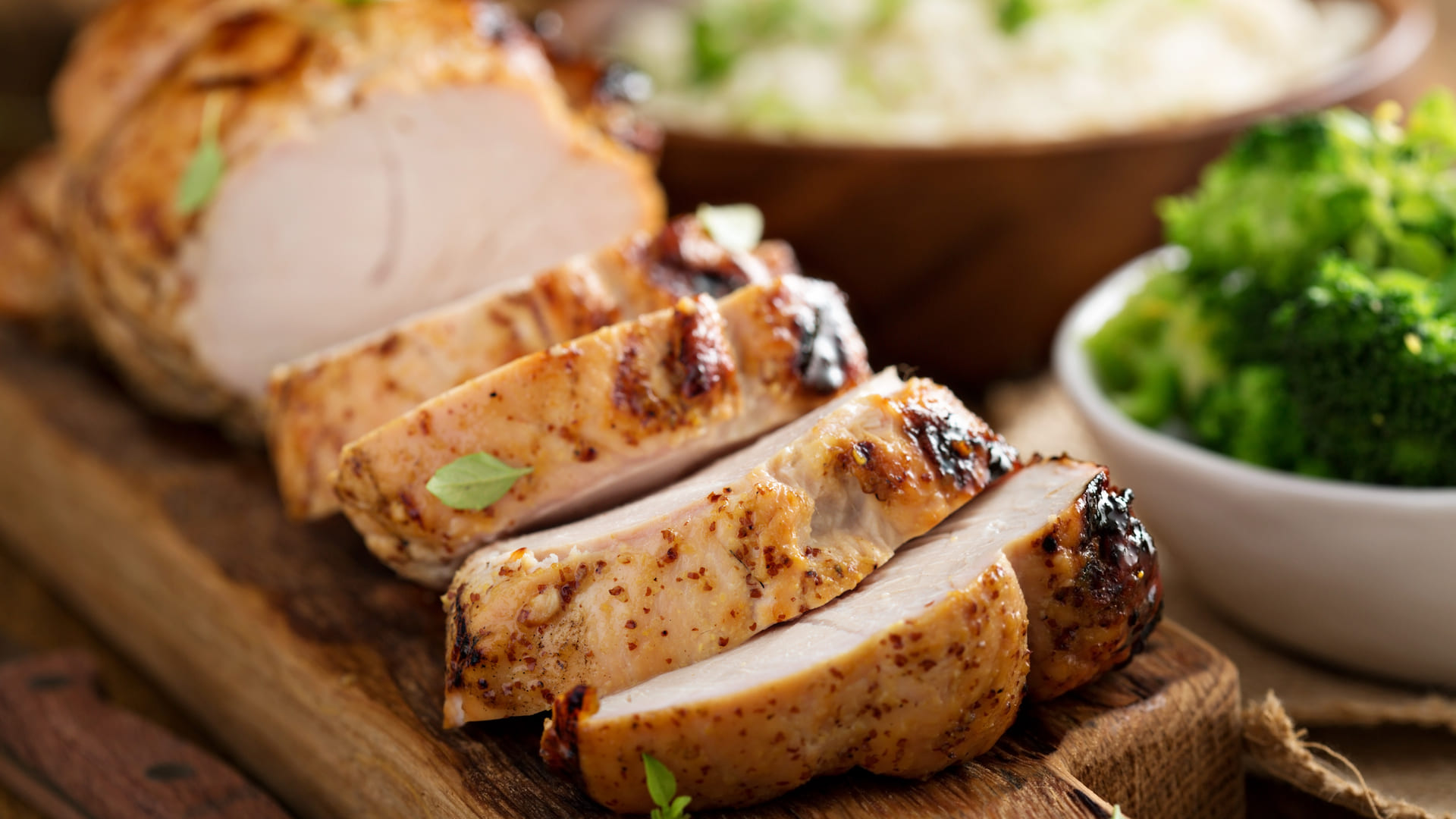 Grilled chicken breast slices 